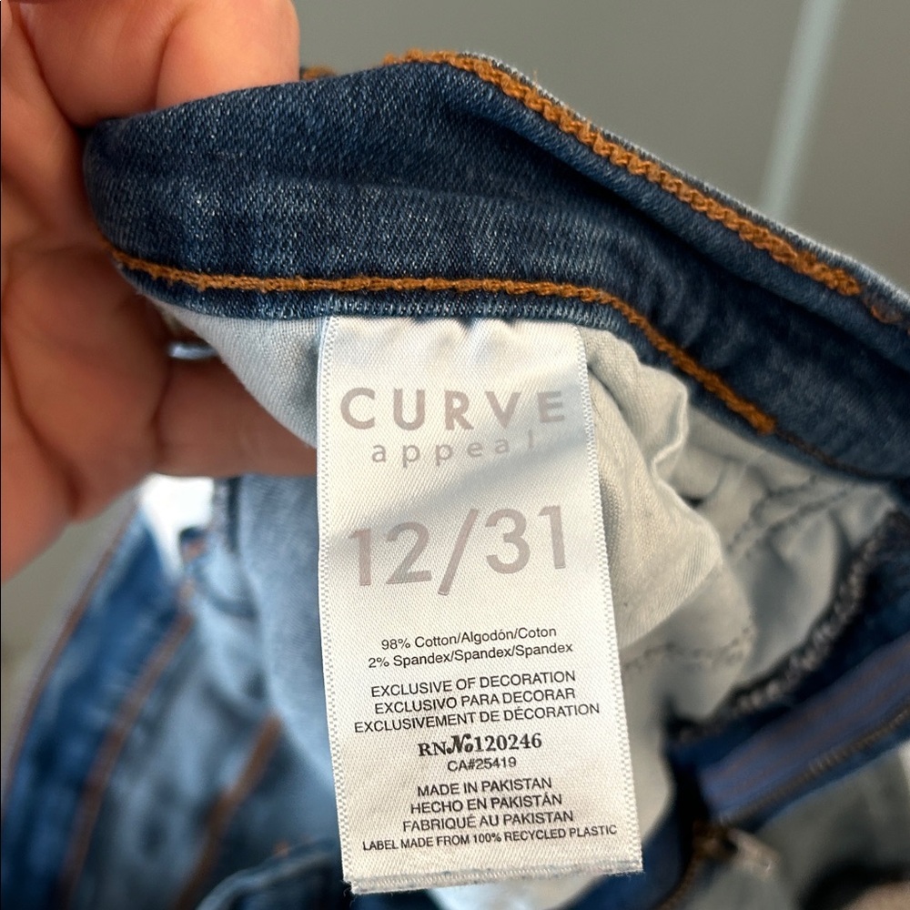 Curve Women's Blue Denim Bermuda Shorts Size 12 - Picture 4 of 4
